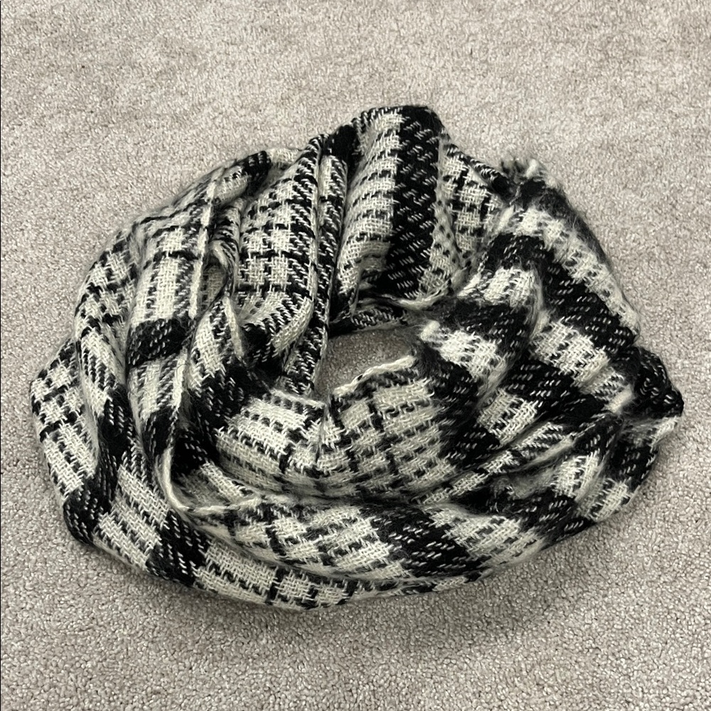LOFT Monochrome Checkered Scarf
